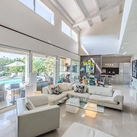 Diane By Terrys Homes * Cannes